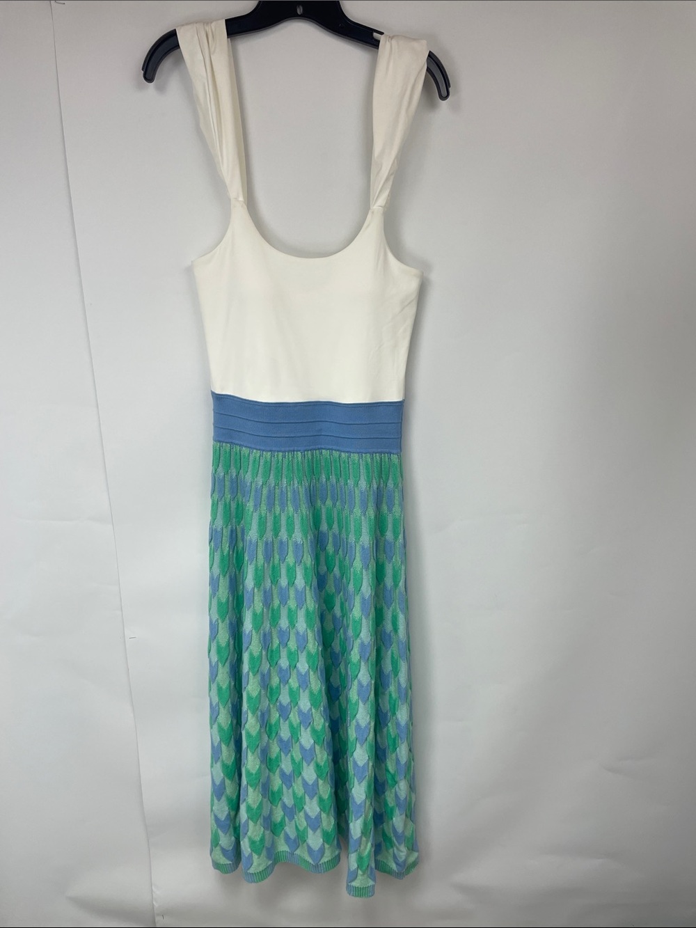 Sleeveless White Knit Midi Dress with Blue Waist and Green Pattern
